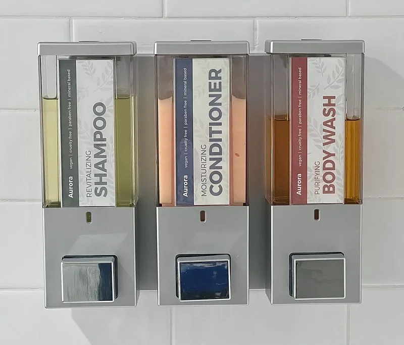 Ilustrasi generik dispenser body wash, sampo dan kondisioner — bukan foto produk Lavojoy, konfirmasi varian via WA